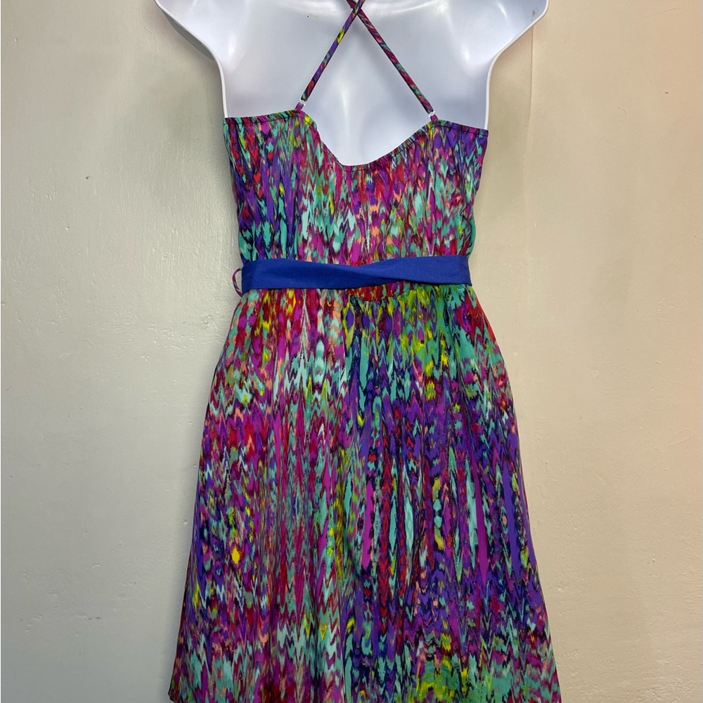 #0120 MOD On Trend colorful Lined X-Strap Sundress w/ Blue Accent Belt -S - Picture 3 of 6